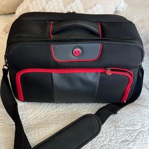 6 pack fitness executive 500 briefcase.
